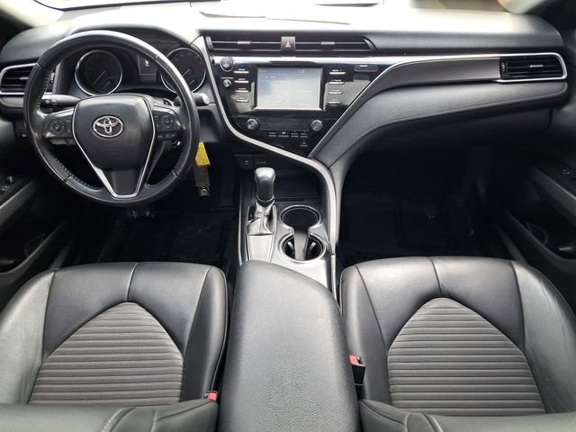 Used 2018 Toyota Camry SE w/ Moonroof Package image 9