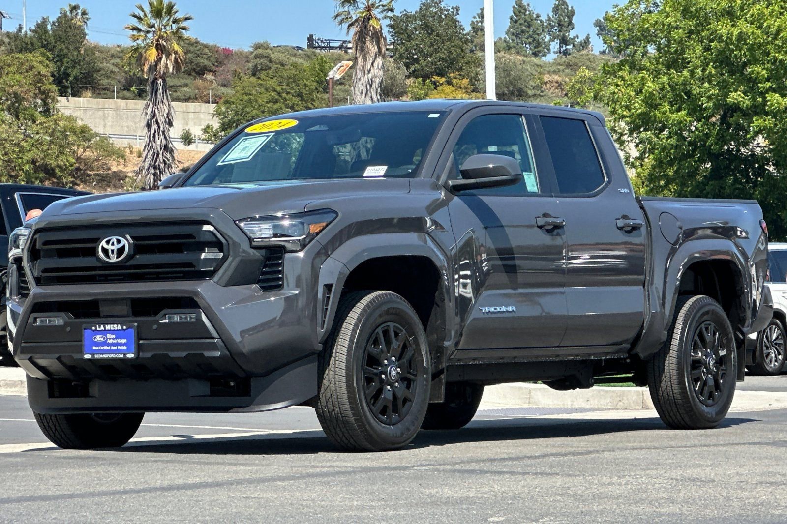 Used 2024 Toyota Tacoma SR5 AWD/4WD image 7