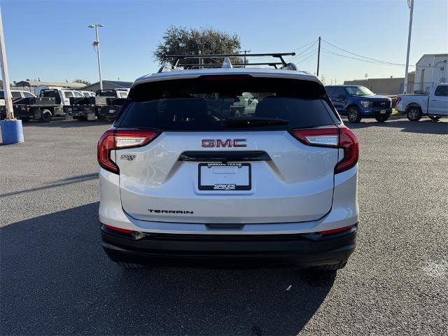 Used 2022 GMC Terrain SLE w/ Driver Convenience Package image 4