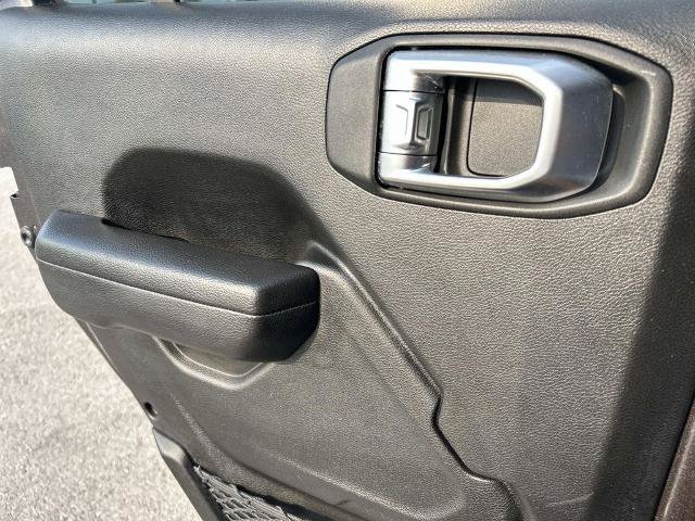 Used 2023 Jeep Wrangler Unlimited Sport AWD/4WD image 17
