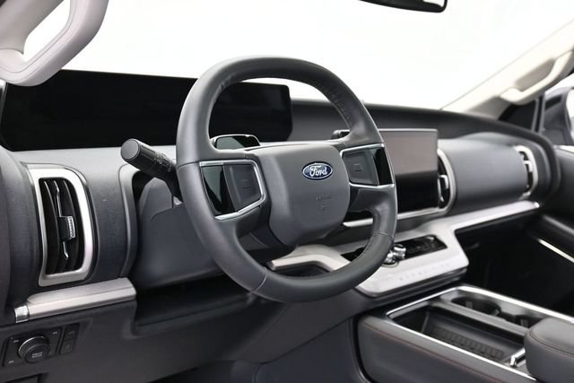 Certified 2025 Ford Expedition Active AWD/4WD image 15