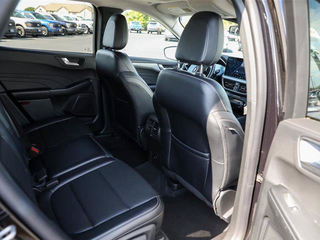 Certified 2025 Ford Escape Platinum AWD/4WD image 32