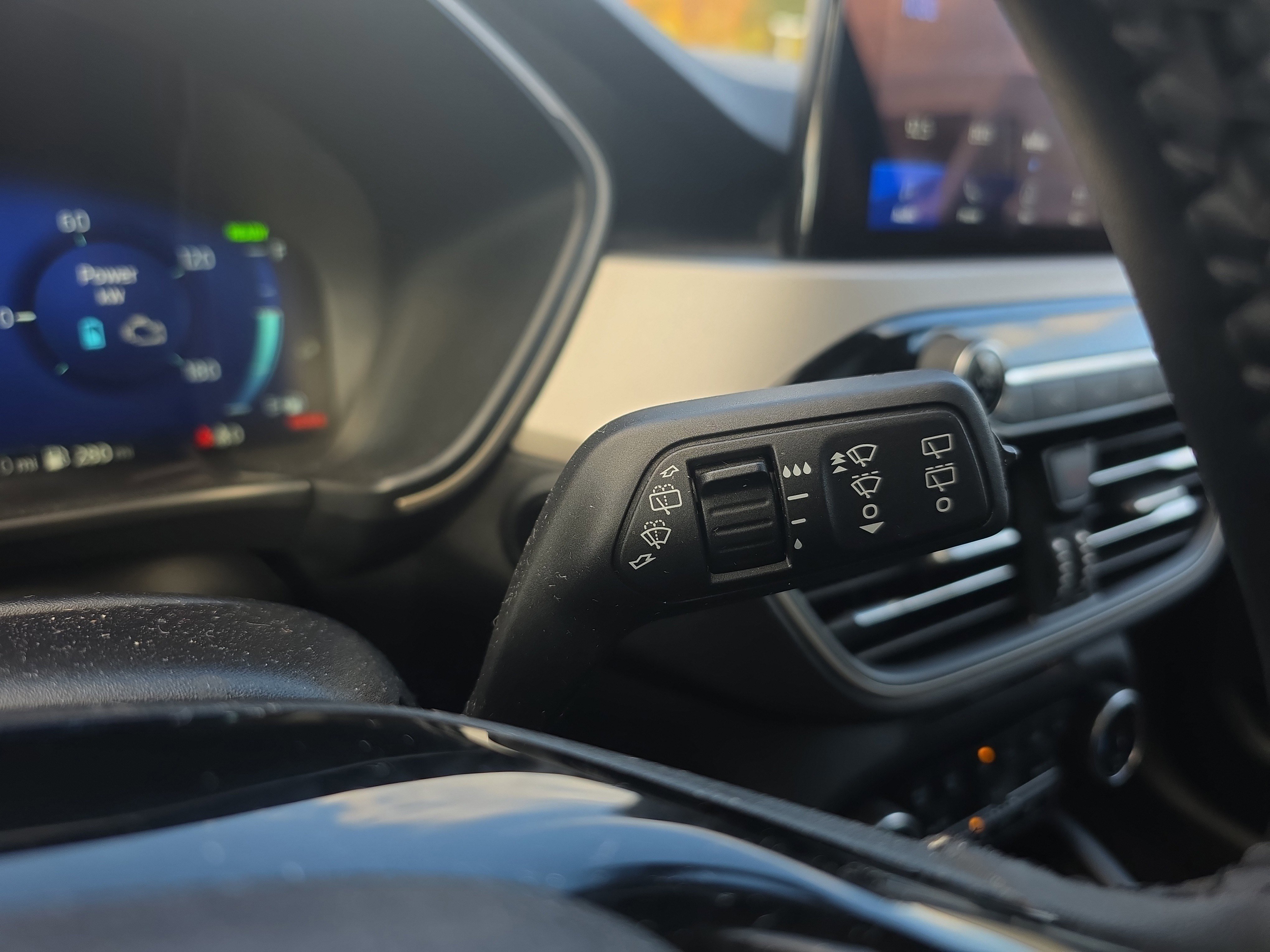 Certified 2022 Ford Escape SEL w/ Technology Package image 36