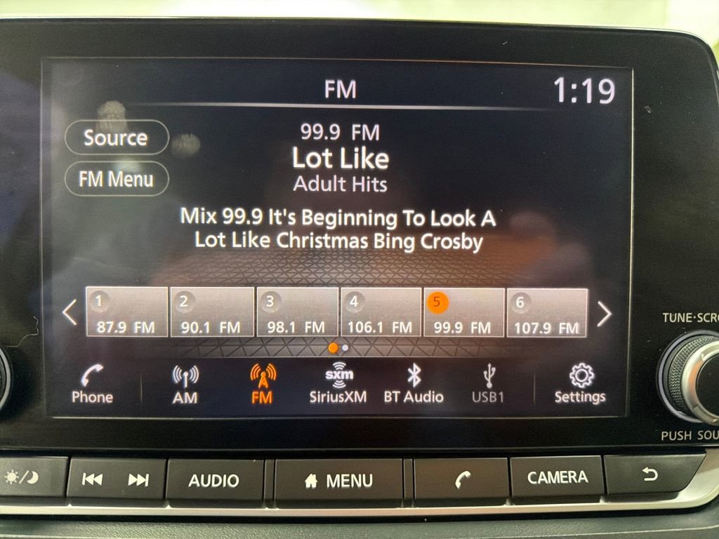 Used 2023 Nissan Rogue S image 25