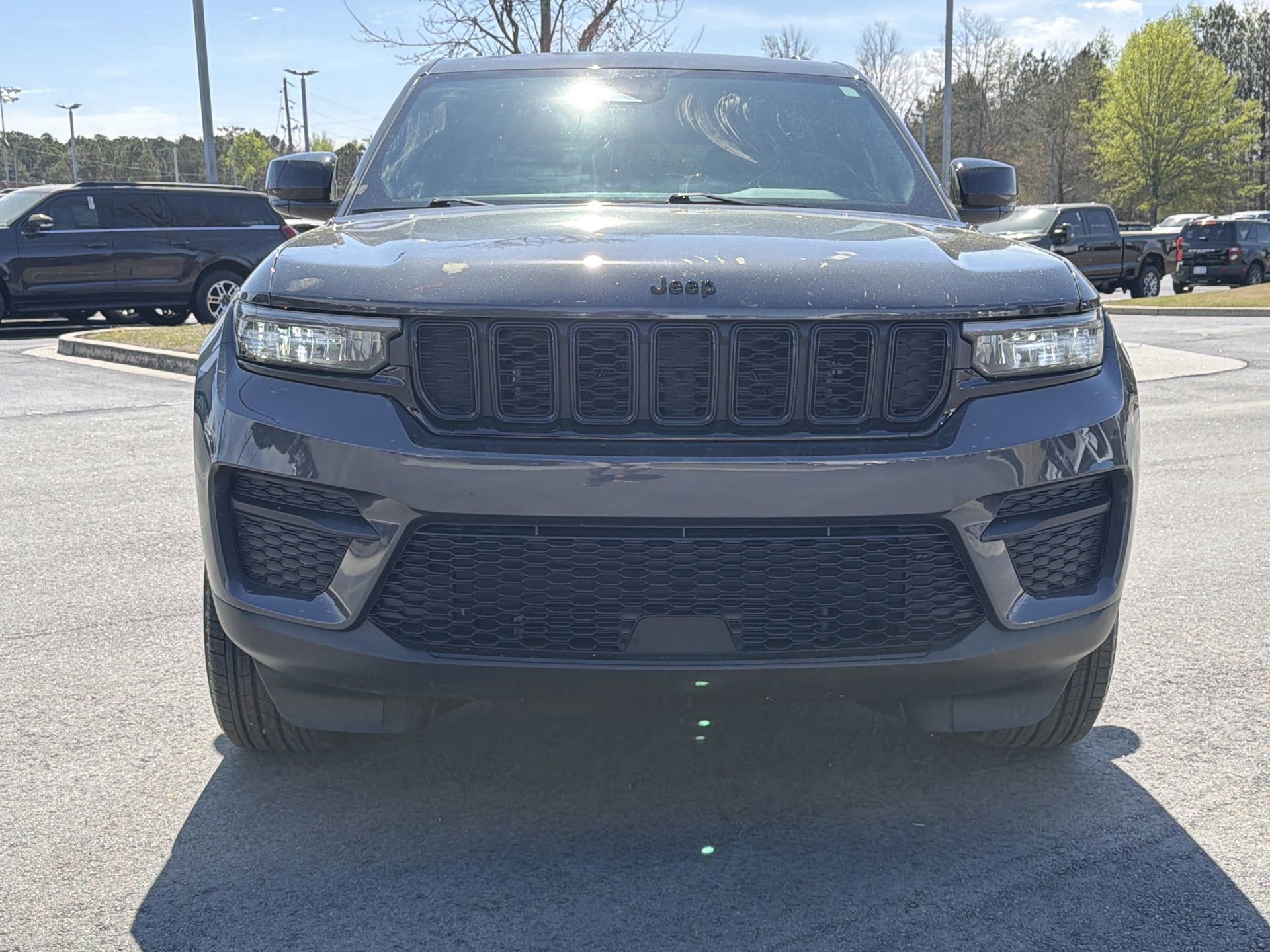 Used 2025 Jeep Grand Cherokee Altitude image 29