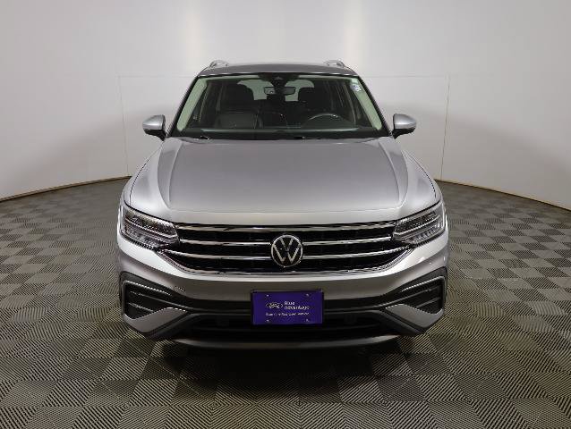 Used 2022 Volkswagen Tiguan SE AWD/4WD image 3