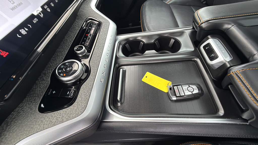 Certified 2025 Ford Expedition Tremor AWD/4WD image 32