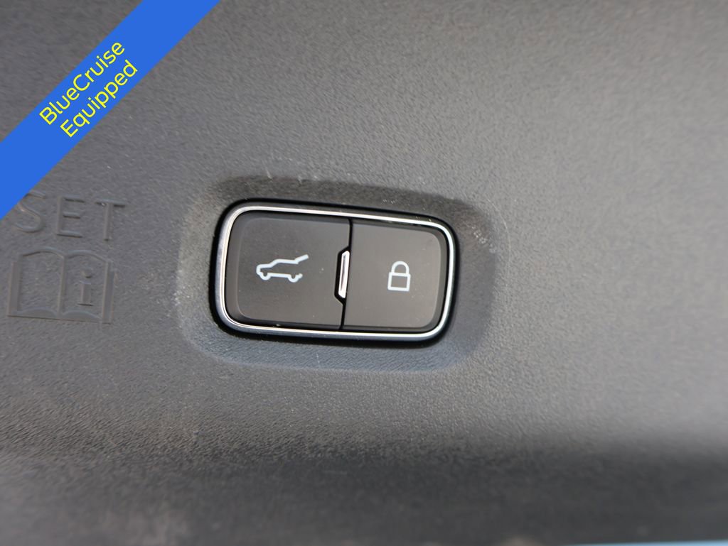 Certified 2025 Ford Expedition Active image 18