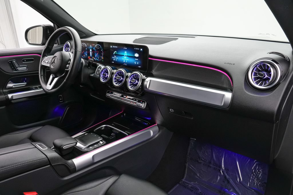 Used 2022 Mercedes-Benz GLB 250 w/ Premium Package Lite image 26