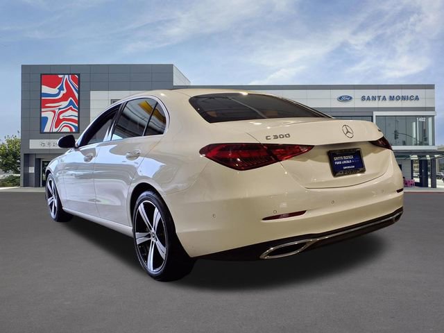 Used 2025 Mercedes-Benz C 300 4MATIC Sedan image 3