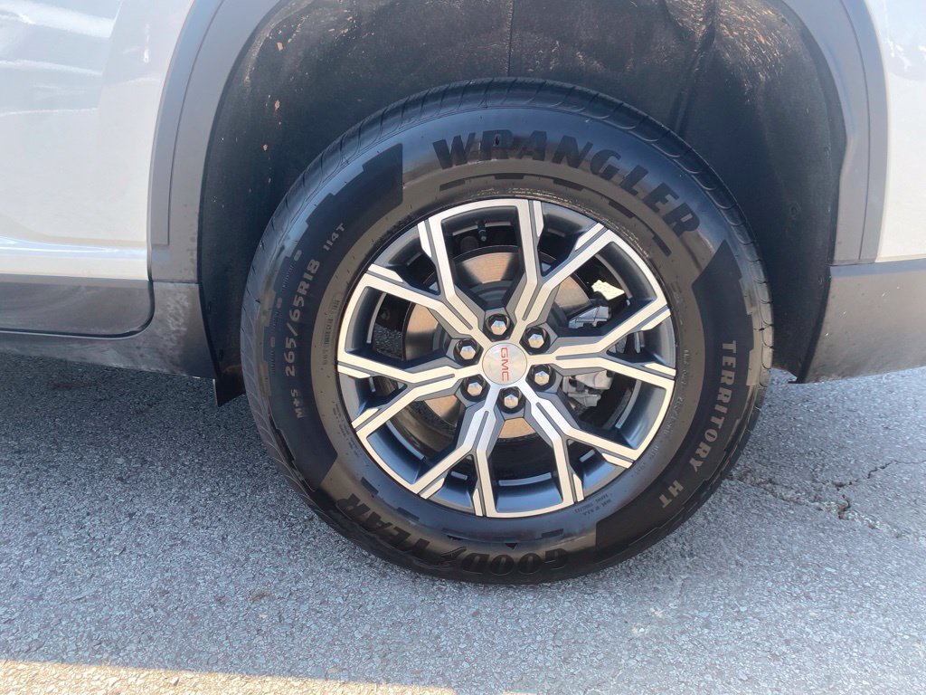 Used 2025 GMC Acadia AT4 AWD/4WD image 13
