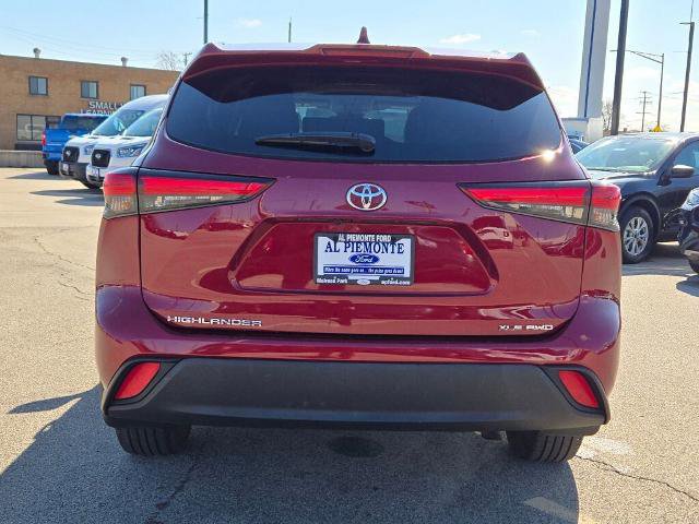 Used 2021 Toyota Highlander XLE image 3