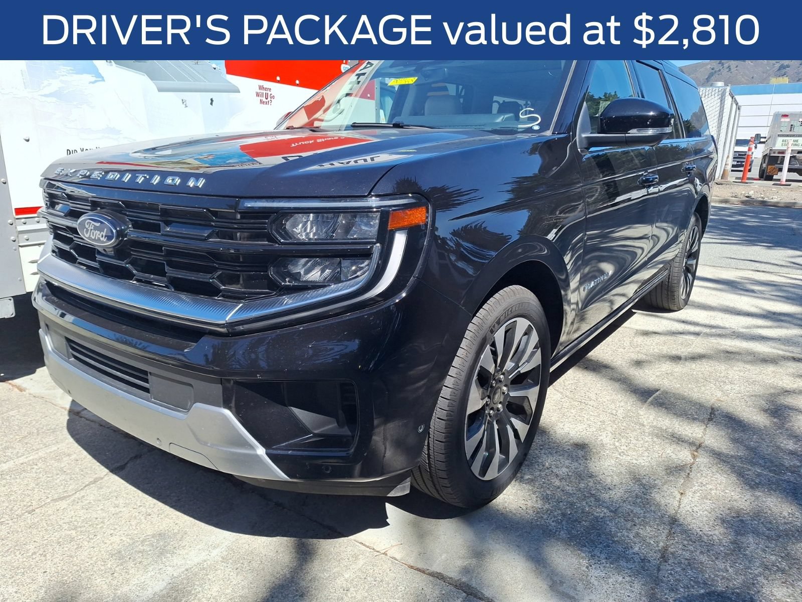 Certified 2025 Ford Expedition Max Platinum w/ Driver's Package AWD/4WD image 4