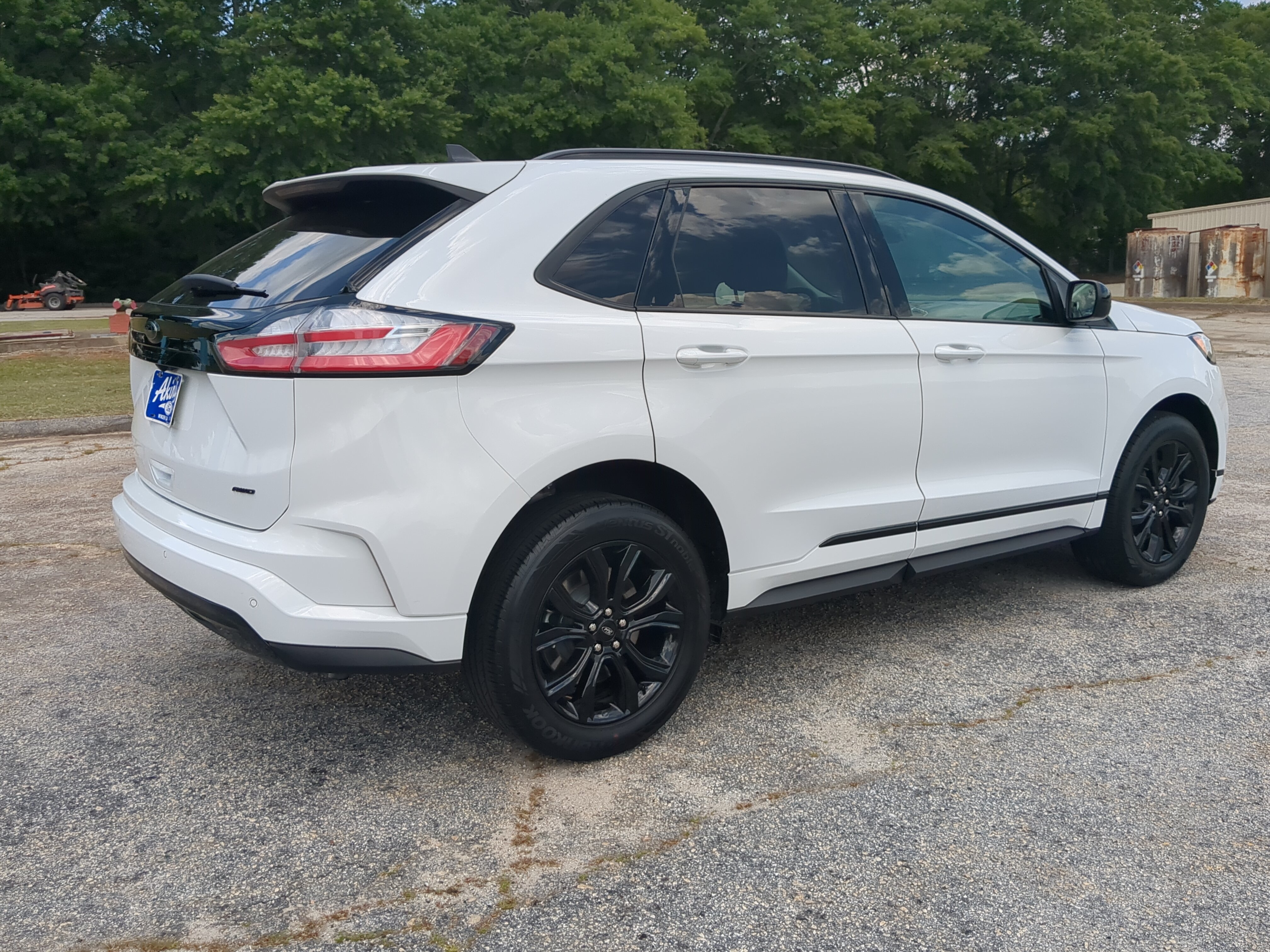 Certified 2024 Ford Edge SE w/ Black Appearance Package AWD/4WD image 3