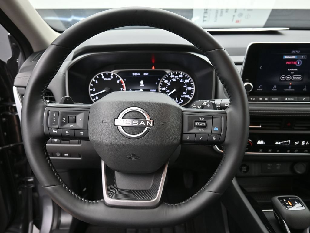Used 2025 Nissan Rogue SV AWD/4WD image 7
