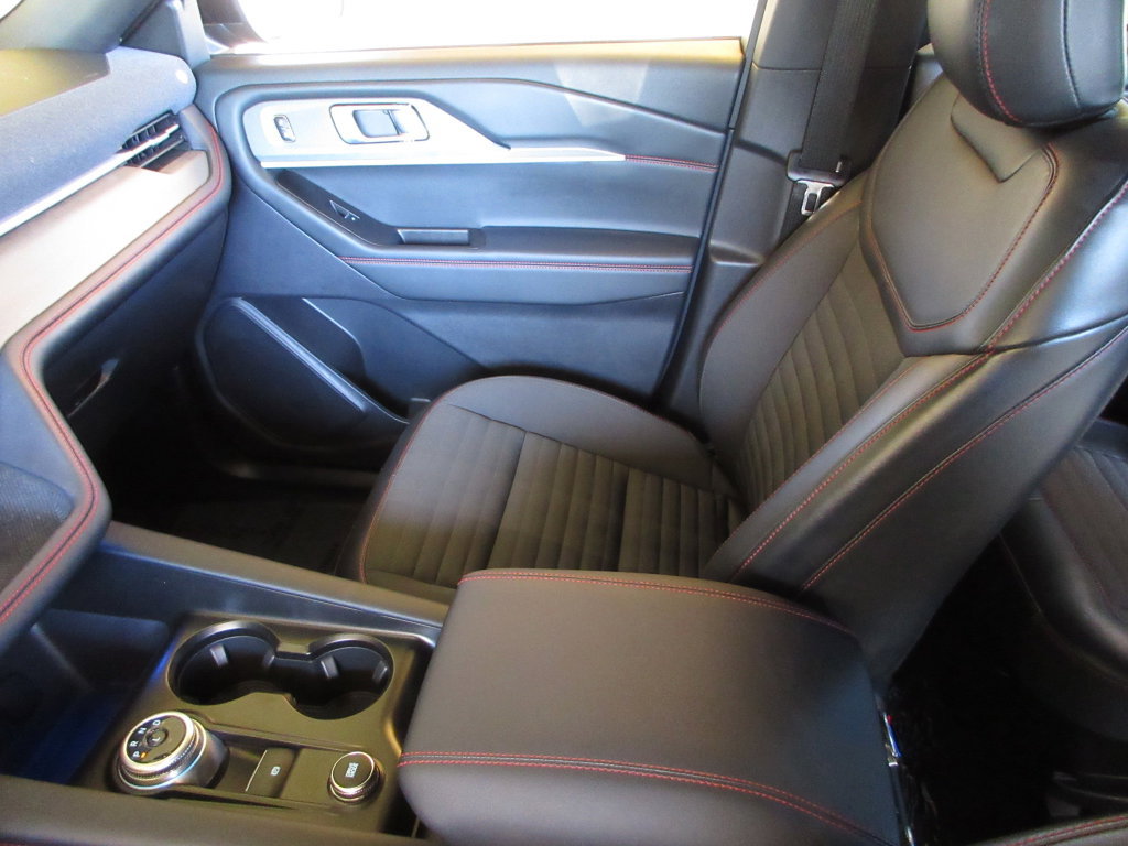 Certified 2026 Ford Explorer ST-Line w/ ST-Line Street Pack RWD image 23