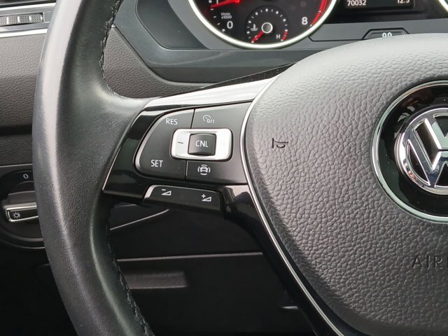 Used 2019 Volkswagen Tiguan SE w/ Panoramic Sunroof Package AWD/4WD image 9