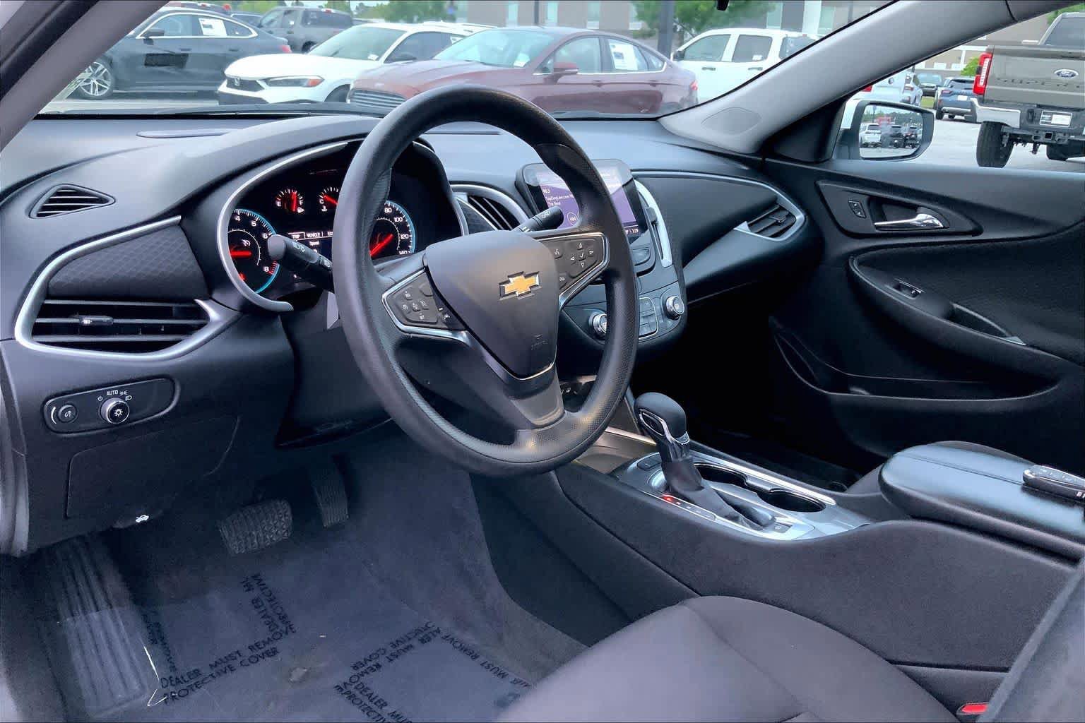 Used 2024 Chevrolet Malibu LT FWD image 18