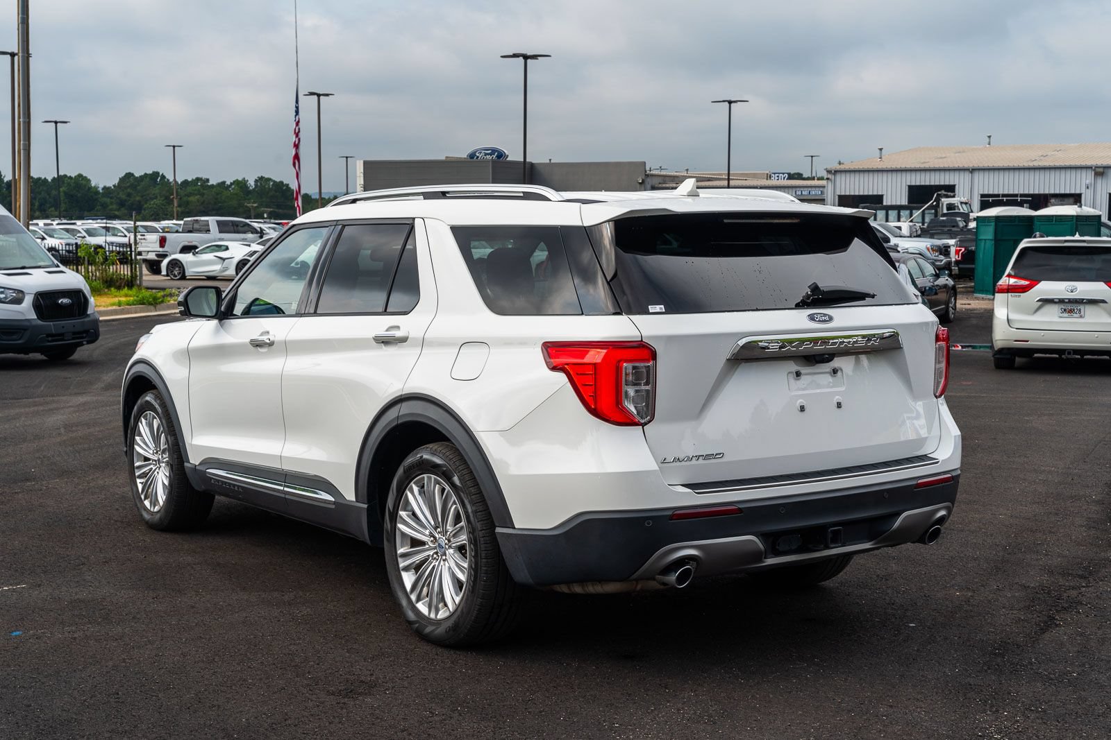 Certified 2023 Ford Explorer Limited w/ Equipment Group 301A RWD image 5