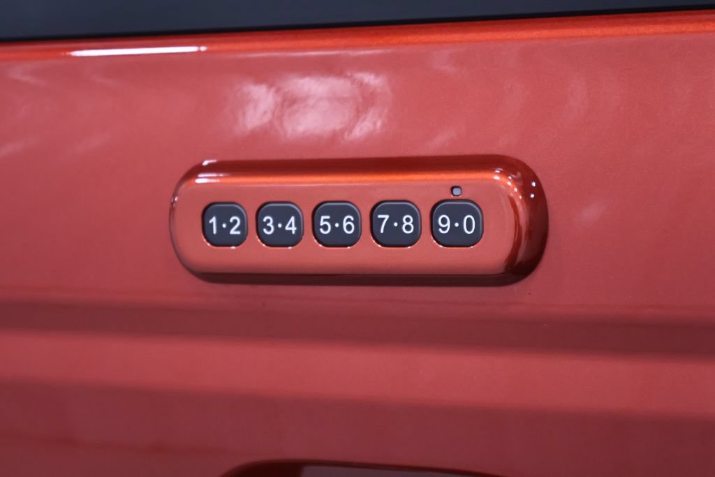 Certified 2023 Ford Bronco Wildtrak AWD/4WD image 11