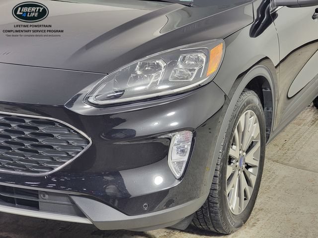 Certified 2022 Ford Escape Titanium w/ Class II Trailer Tow Package AWD/4WD image 11