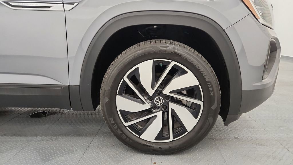 Used 2024 Volkswagen Atlas Cross Sport SE w/ Black Wheel Package AWD/4WD image 24