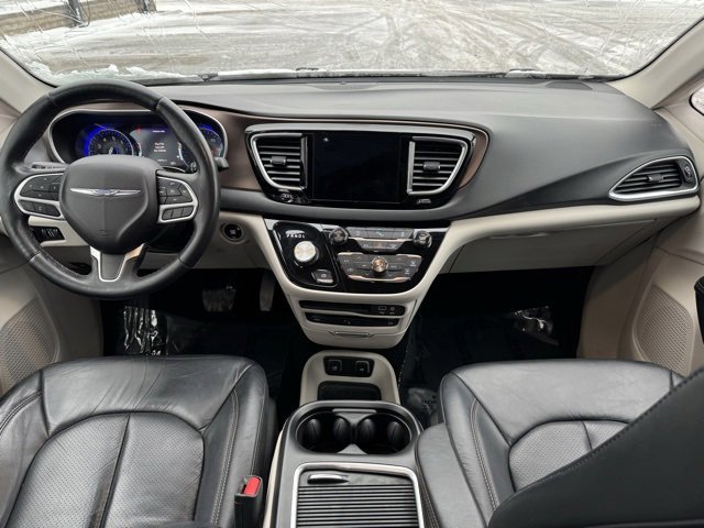 Used 2018 Chrysler Pacifica Touring-L Plus image 11