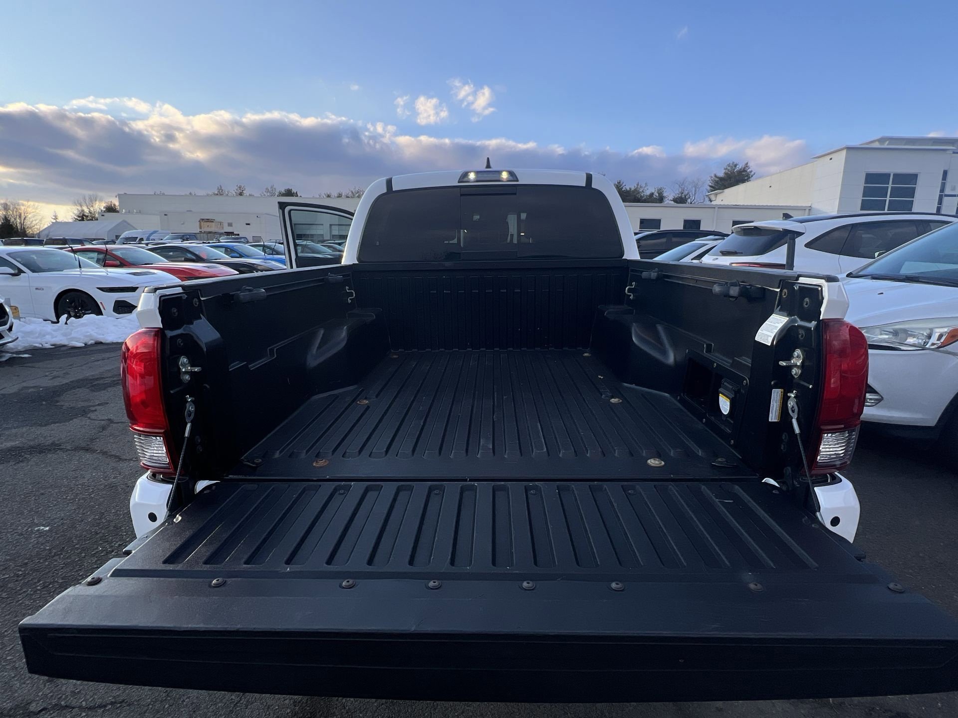 Used 2019 Toyota Tacoma TRD Off-Road w/ Technology Package image 23