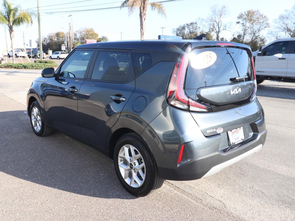 Used 2025 Kia Soul LX w/ LX Technology Package image 8