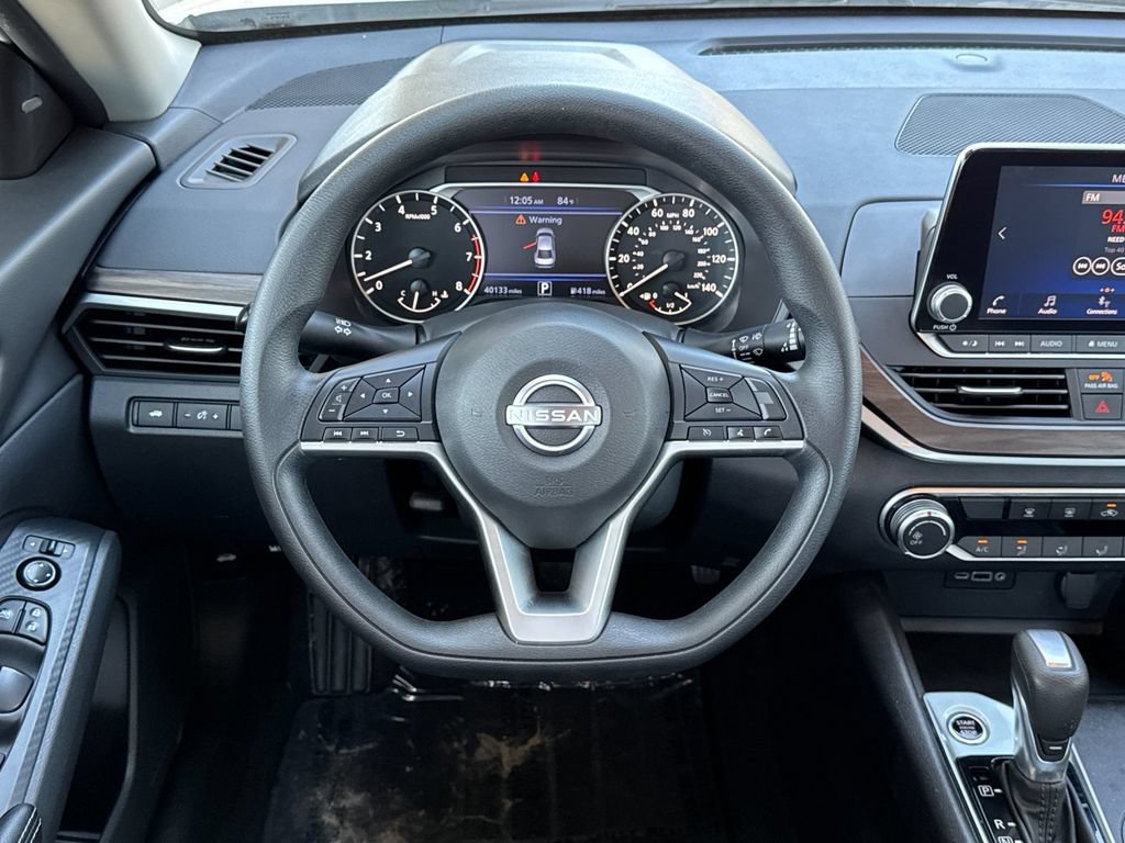 Used 2025 Nissan Altima 2.5 SV FWD image 13