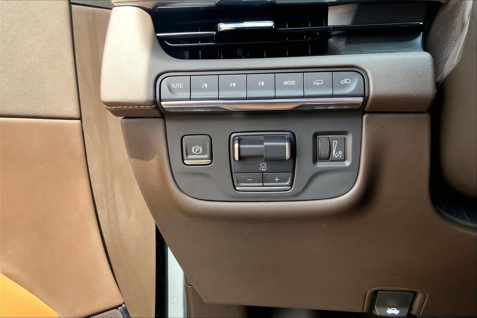Used 2024 Cadillac Escalade Sport w/ LPO, ONYX Package AWD/4WD image 36