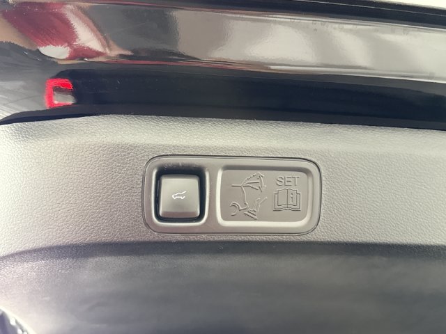 Certified 2019 Ford Expedition Limited w/ Equipment Group 302A AWD/4WD image 27