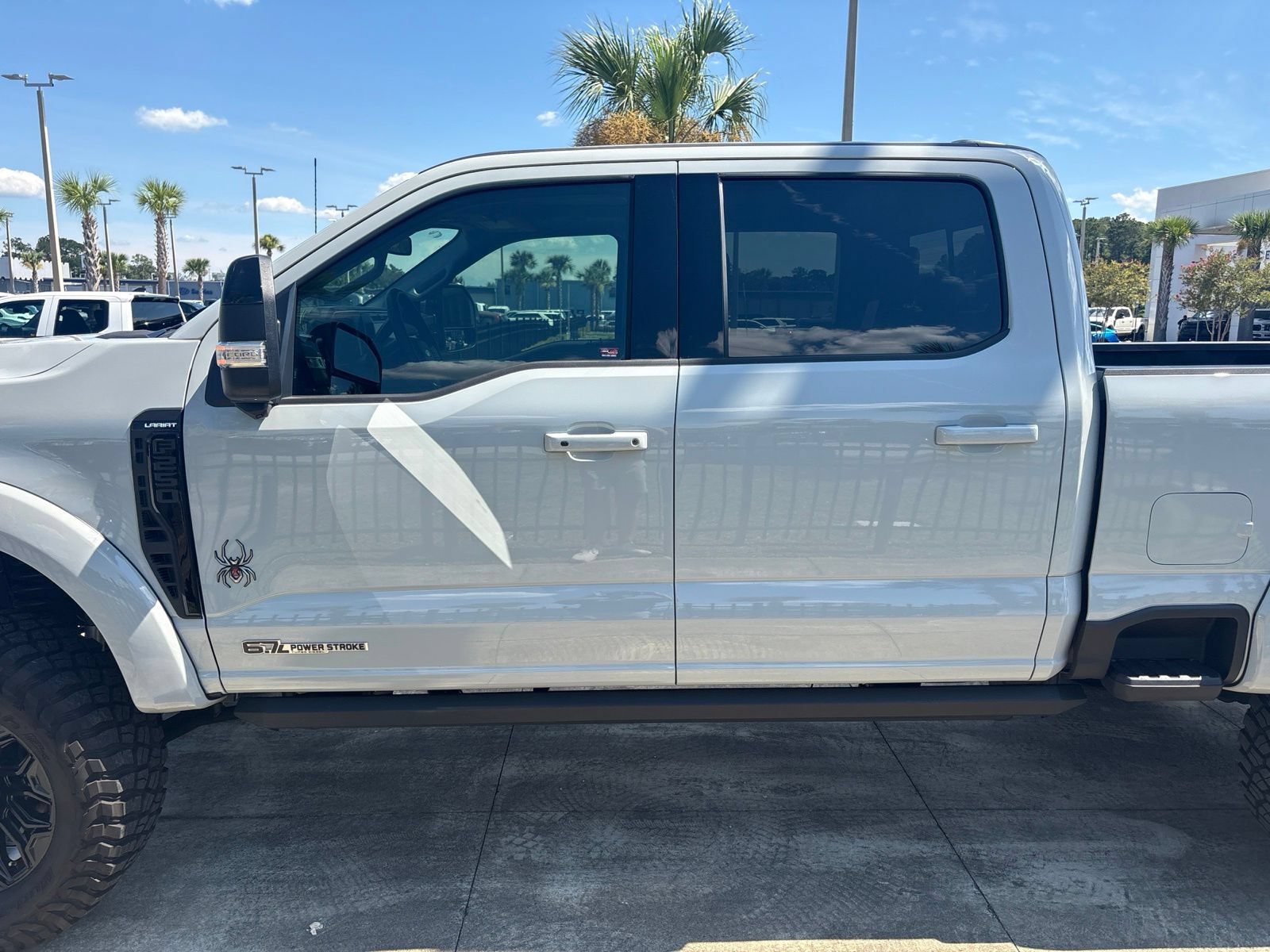 Certified 2025 Ford F250 Lariat w/ Lariat Ultimate Package AWD/4WD image 3