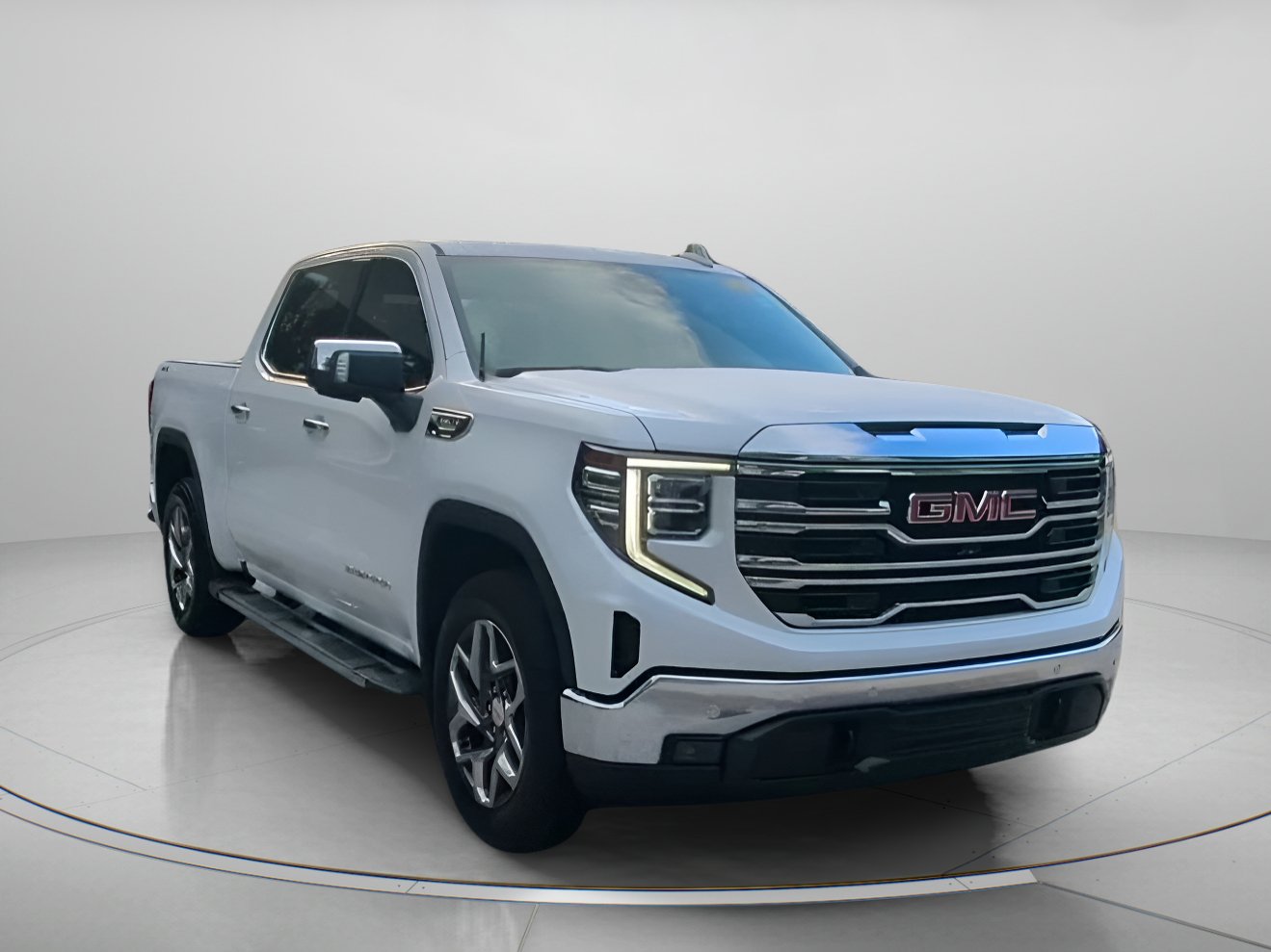 Used 2022 GMC Sierra 1500 SLT w/ SLT Premium Package AWD/4WD image 4
