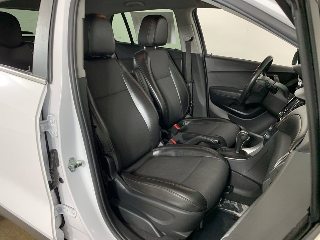 Used 2017 Chevrolet Trax LT w/ Driver Confidence Package FWD image 33