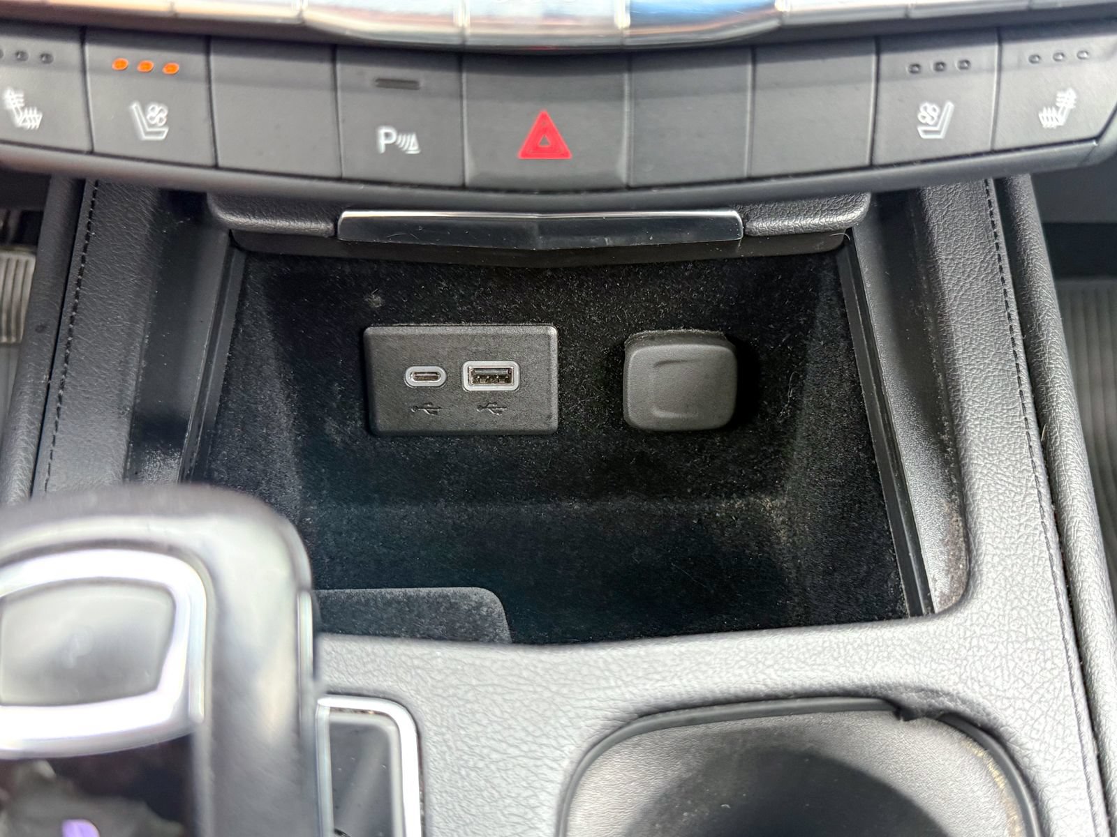 Used 2019 Cadillac XT4 Premium Luxury AWD/4WD image 27