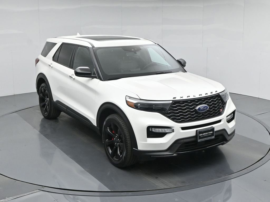 Certified 2022 Ford Explorer ST w/ ST Street Pack image 4