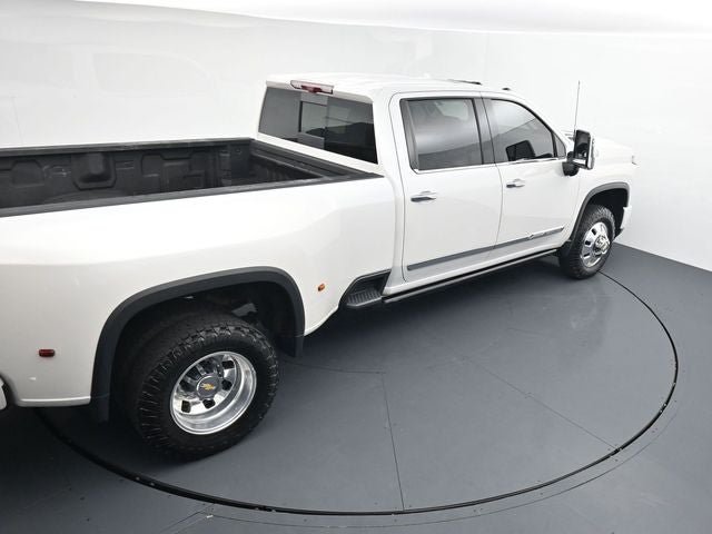 Used 2025 Chevrolet Silverado 3500 High Country w/ High Country Premium Package AWD/4WD image 29