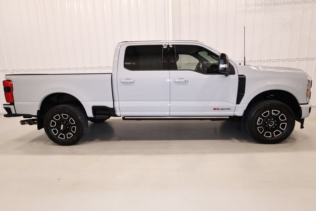 Certified 2025 Ford F350 4x4 Crew Cab Super Duty image 2