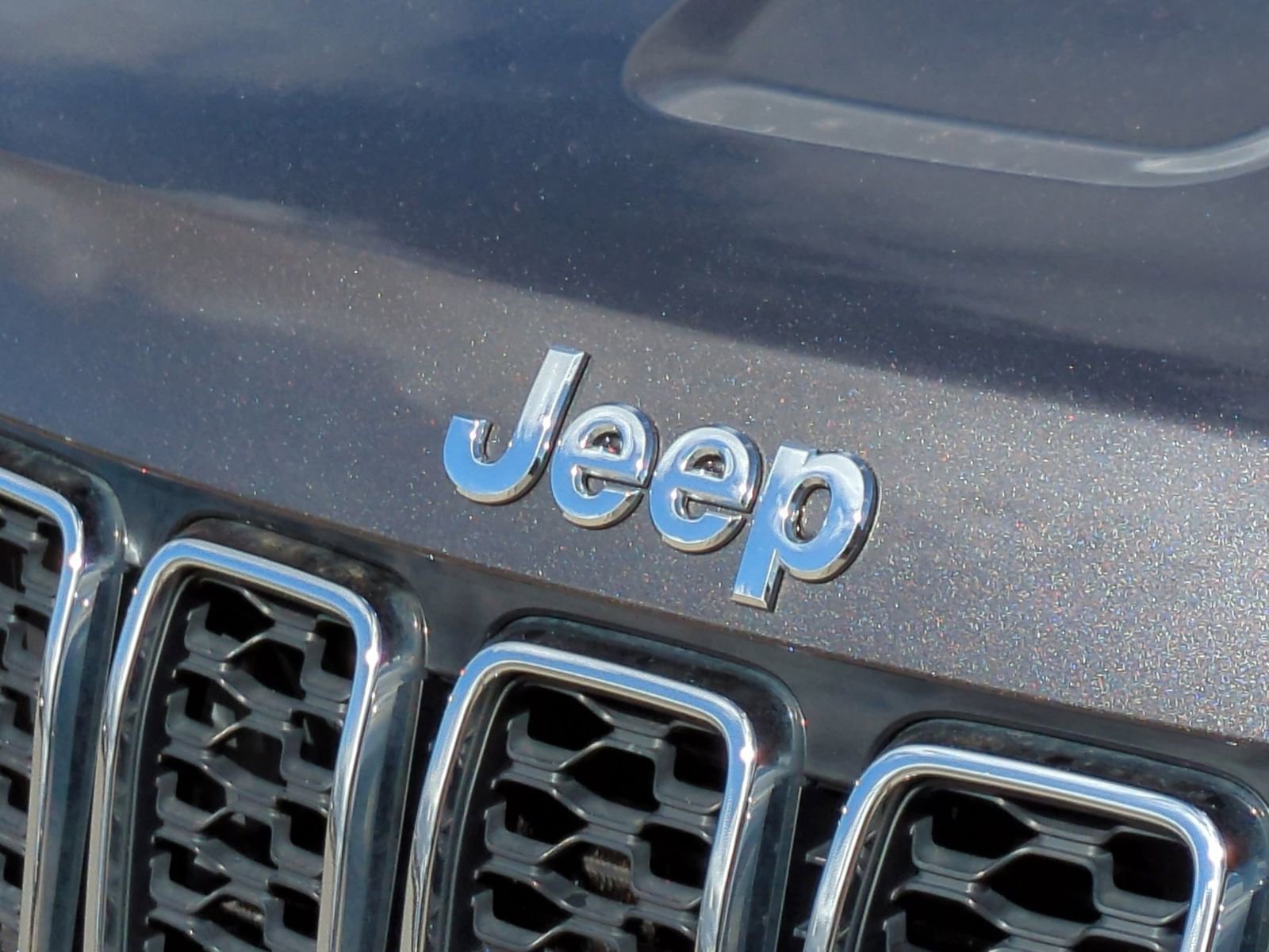 Used 2021 Jeep Grand Cherokee Laredo X AWD/4WD image 14