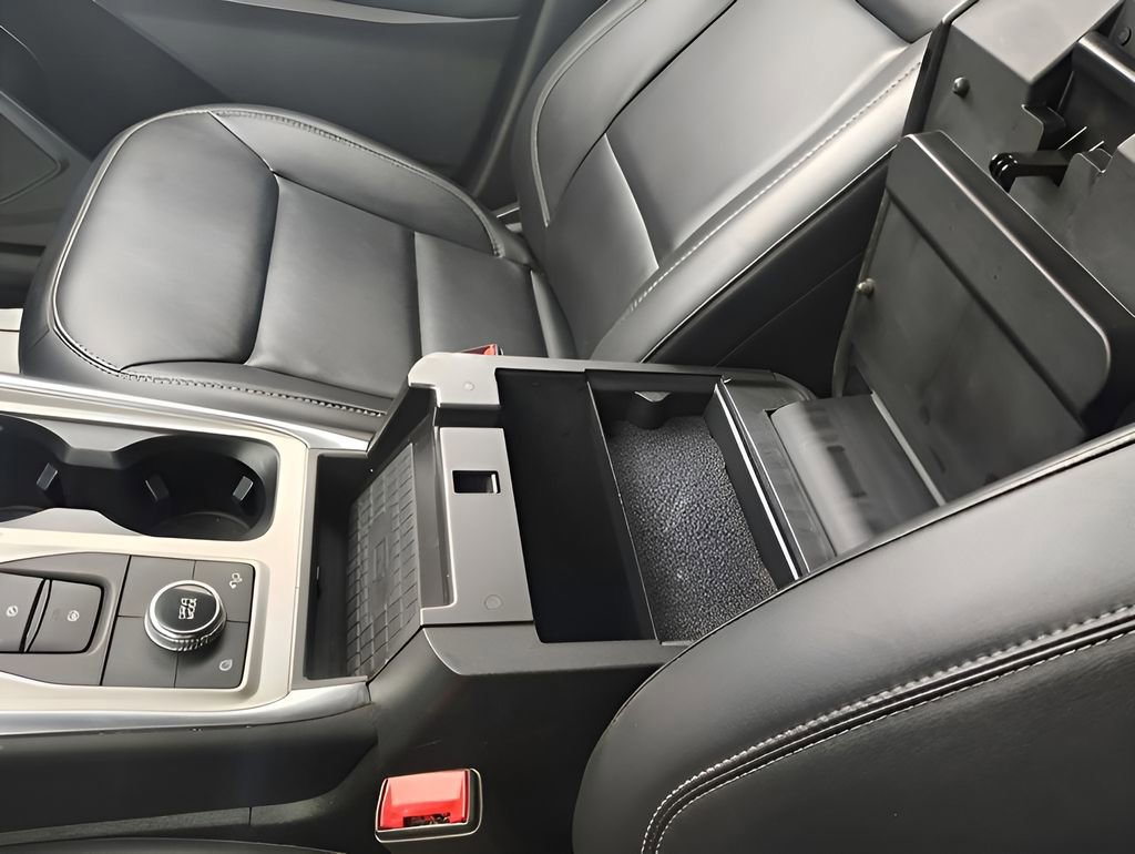 Certified 2022 Ford Explorer XLT w/ Equipment Group 202A image 22