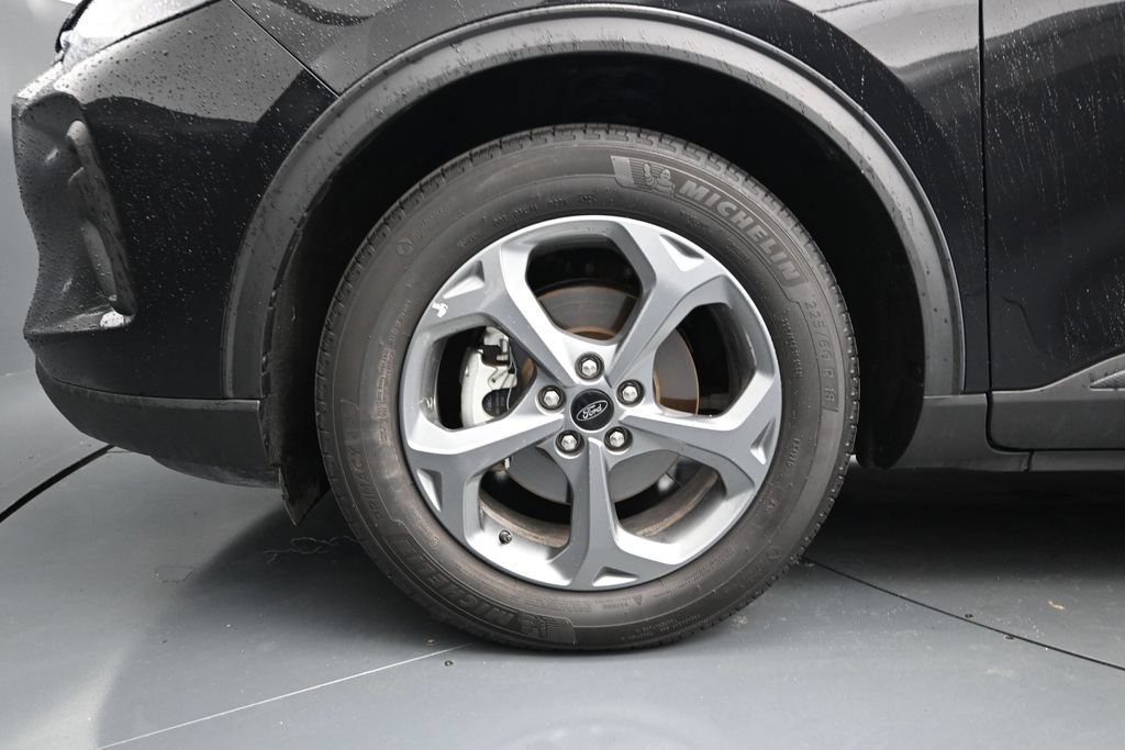 Certified 2025 Ford Escape ST-Line FWD image 12