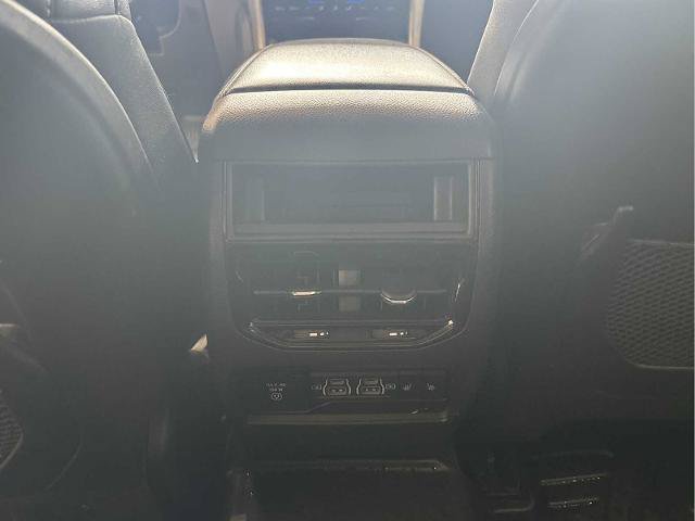 Used 2023 Jeep Grand Cherokee Limited AWD/4WD image 20