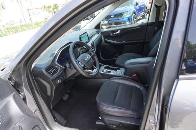 Certified 2022 Ford Escape SEL w/ SEL Stealth AWD Package image 12
