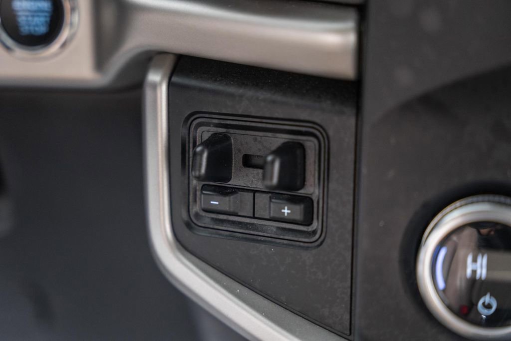 Certified 2023 Ford Expedition Max XLT image 30