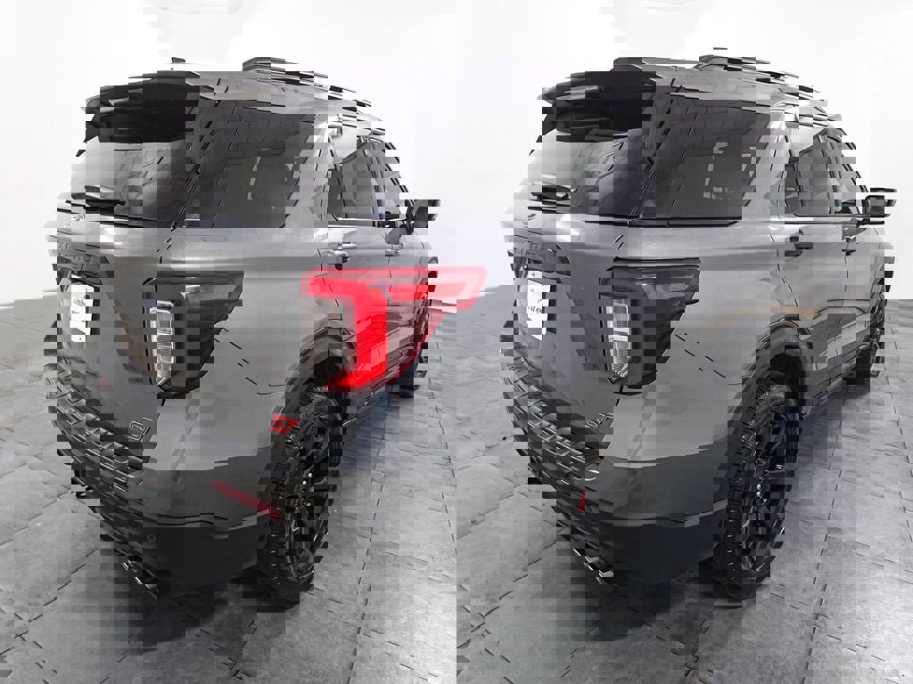 Certified 2024 Ford Explorer ST w/ Technology Package image 5