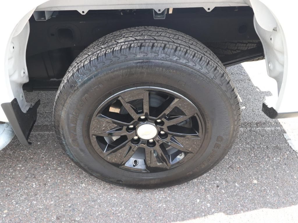 Used 2025 Chevrolet Silverado 1500 W/T RWD image 12