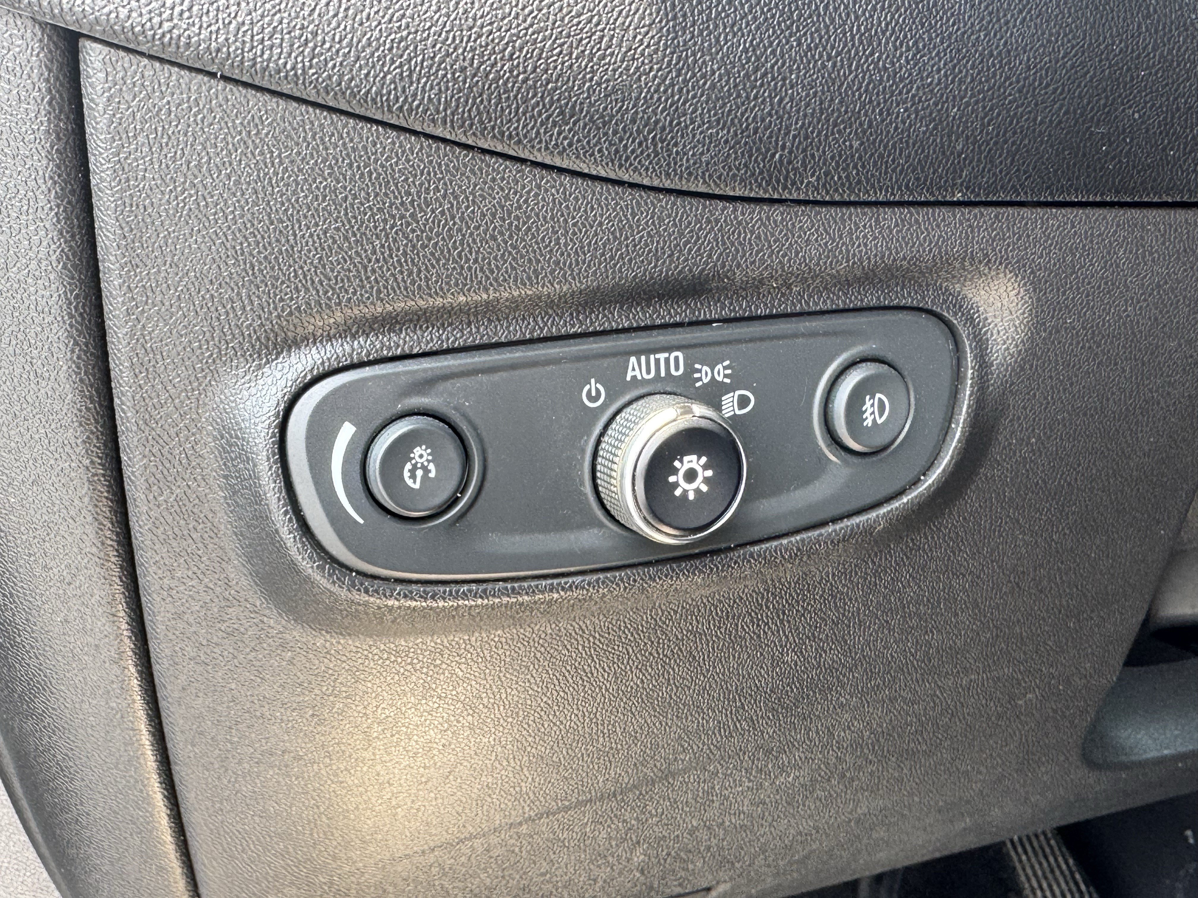 Used 2020 Chevrolet Equinox LT FWD image 34