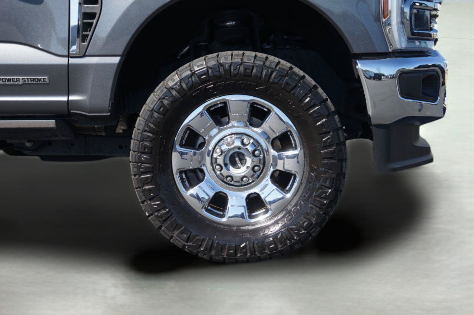 Certified 2026 Ford F250 Lariat w/ Lariat Premium Package AWD/4WD image 4