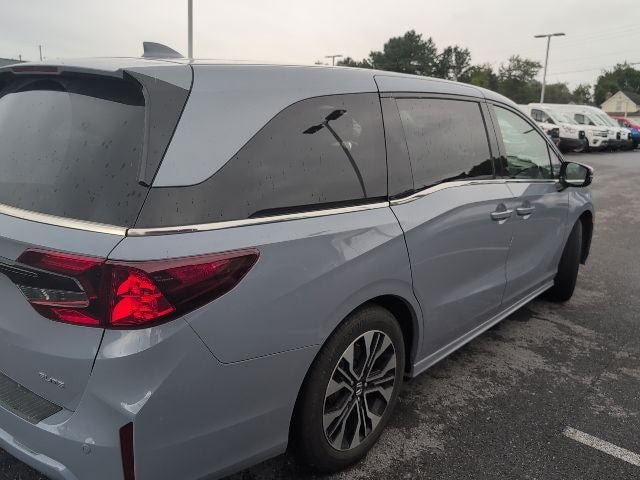 Used 2025 Honda Odyssey Elite image 4